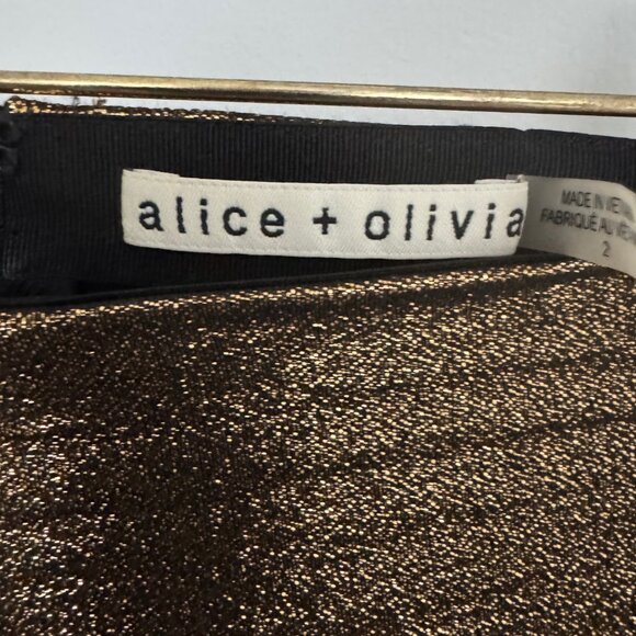 Alice + Olivia Size 2 Gold Lame Pants with A Zipper in the Back - Picture 2 of 7